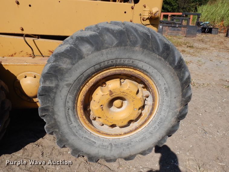 image for item DJ4406 1962 Caterpillar 12E  rigid frame motor grader