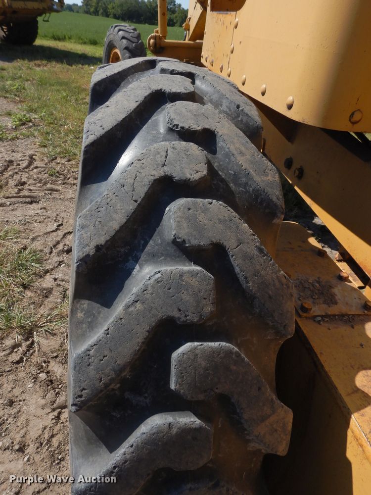 image for item DJ4406 1962 Caterpillar 12E  rigid frame motor grader