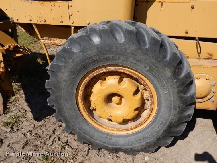 image for item DJ4406 1962 Caterpillar 12E  rigid frame motor grader
