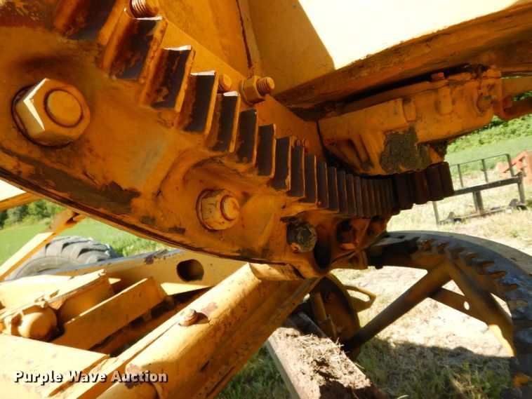 image for item DJ4406 1962 Caterpillar 12E  rigid frame motor grader