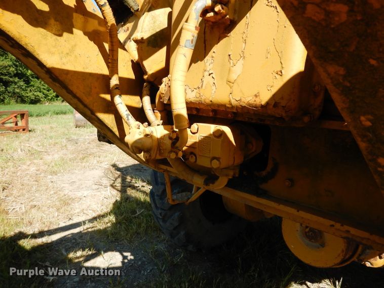 image for item DJ4406 1962 Caterpillar 12E  rigid frame motor grader
