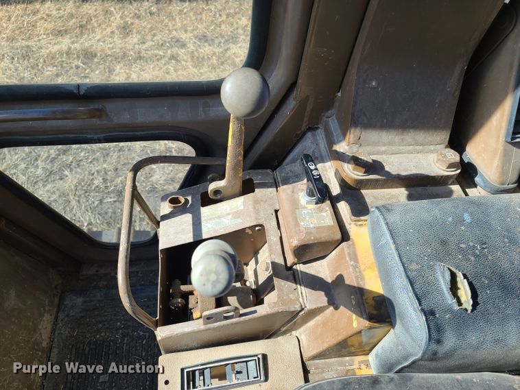 image for item DJ4415 1988 Caterpillar 953  track loader