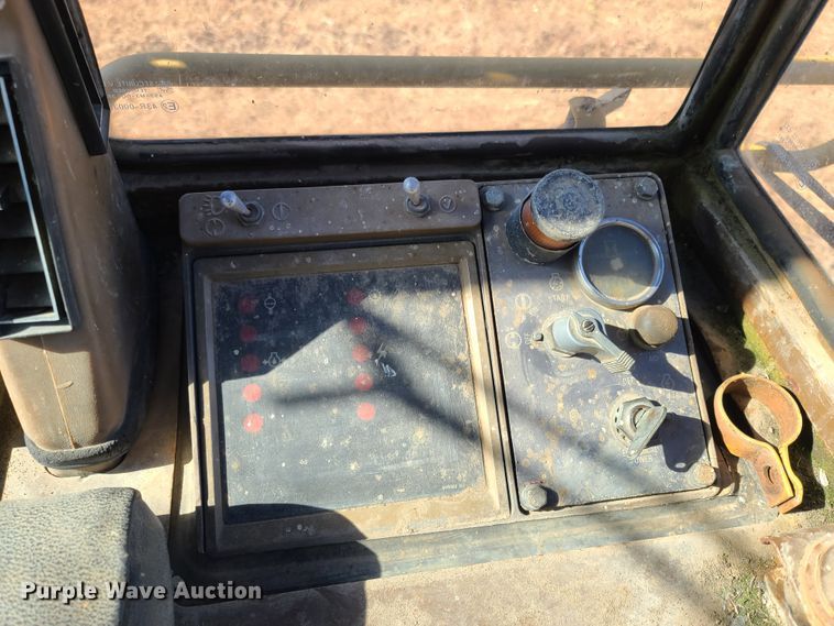 image for item DJ4415 1988 Caterpillar 953  track loader