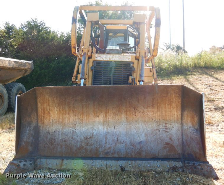 image for item DJ4421 1997 Caterpillar D6R  dozer