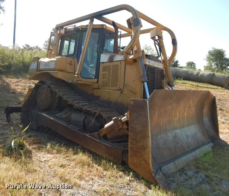 image for item DJ4421 1997 Caterpillar D6R  dozer