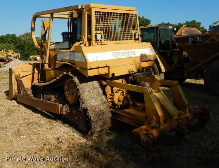 image for item DJ4421 1997 Caterpillar D6R  dozer