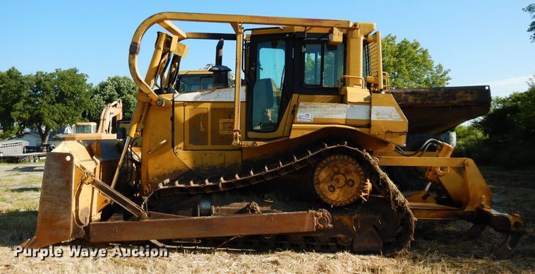 image for item DJ4421 1997 Caterpillar D6R  dozer