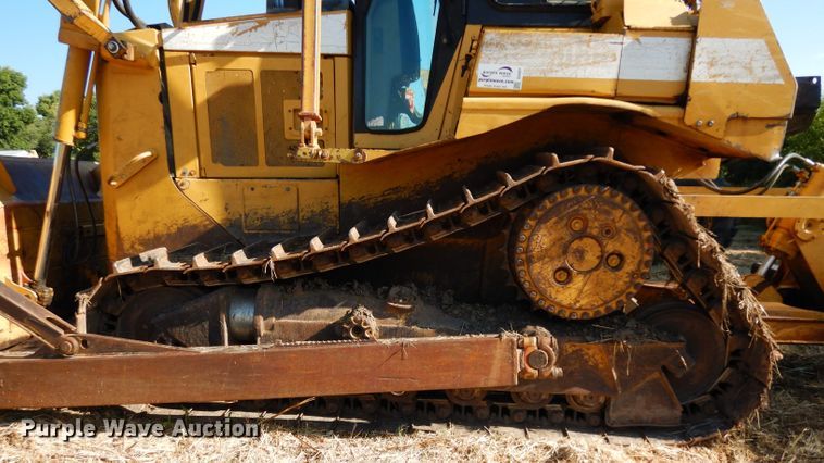 image for item DJ4421 1997 Caterpillar D6R  dozer