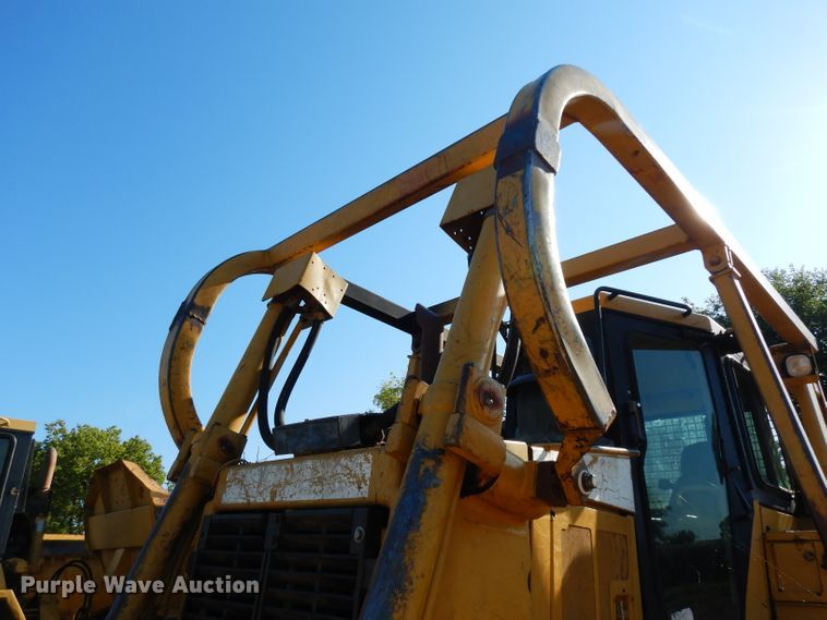 image for item DJ4421 1997 Caterpillar D6R  dozer