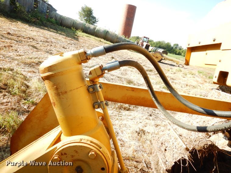 image for item DJ4421 1997 Caterpillar D6R  dozer