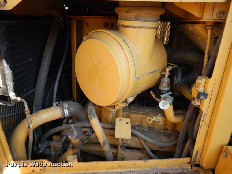 image for item DJ4421 1997 Caterpillar D6R  dozer