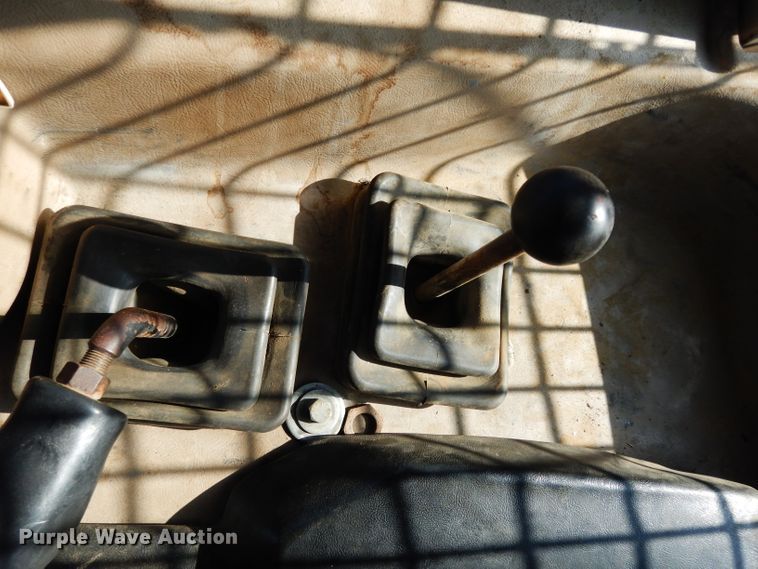 image for item DJ4421 1997 Caterpillar D6R  dozer