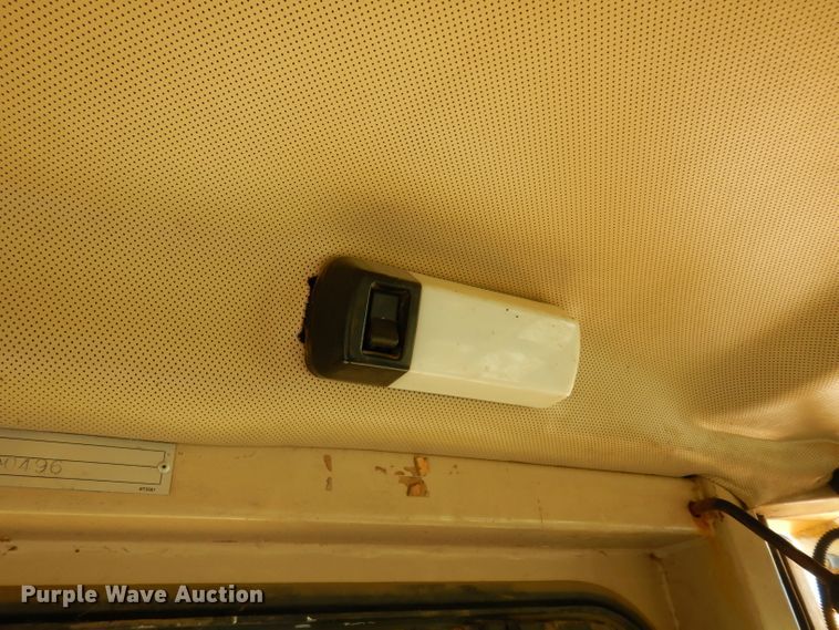 image for item DJ4421 1997 Caterpillar D6R  dozer