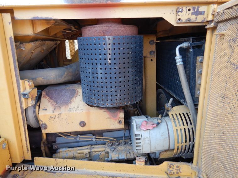 image for item DJ4421 1997 Caterpillar D6R  dozer