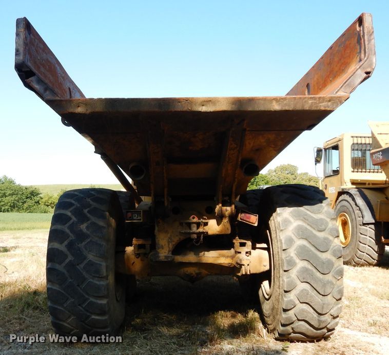 image for item DJ4422 1997 Caterpillar D250E  haul truck