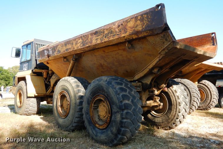 image for item DJ4422 1997 Caterpillar D250E  haul truck