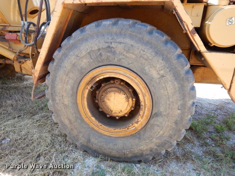 image for item DJ4422 1997 Caterpillar D250E  haul truck