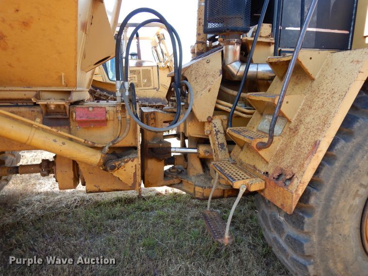 image for item DJ4422 1997 Caterpillar D250E  haul truck