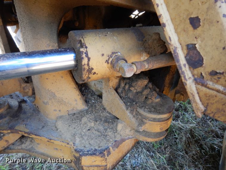 image for item DJ4422 1997 Caterpillar D250E  haul truck