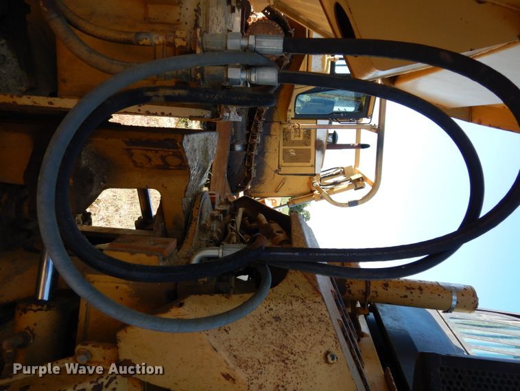 image for item DJ4422 1997 Caterpillar D250E  haul truck