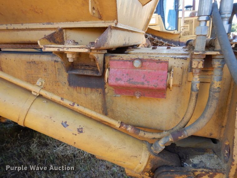 image for item DJ4422 1997 Caterpillar D250E  haul truck