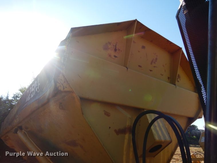 image for item DJ4422 1997 Caterpillar D250E  haul truck