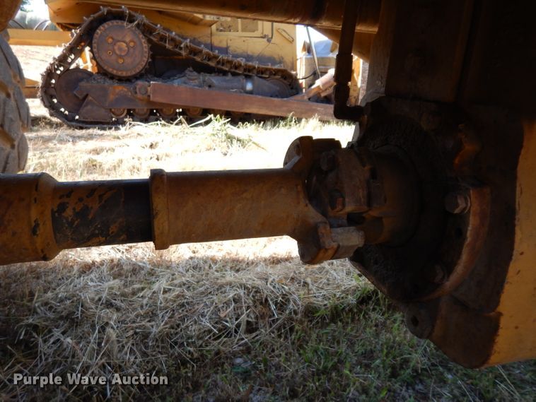 image for item DJ4422 1997 Caterpillar D250E  haul truck