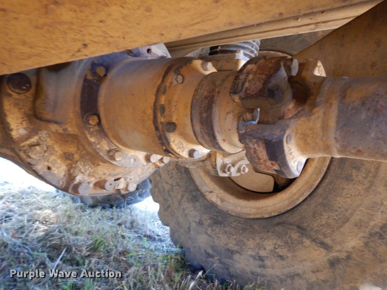 image for item DJ4422 1997 Caterpillar D250E  haul truck