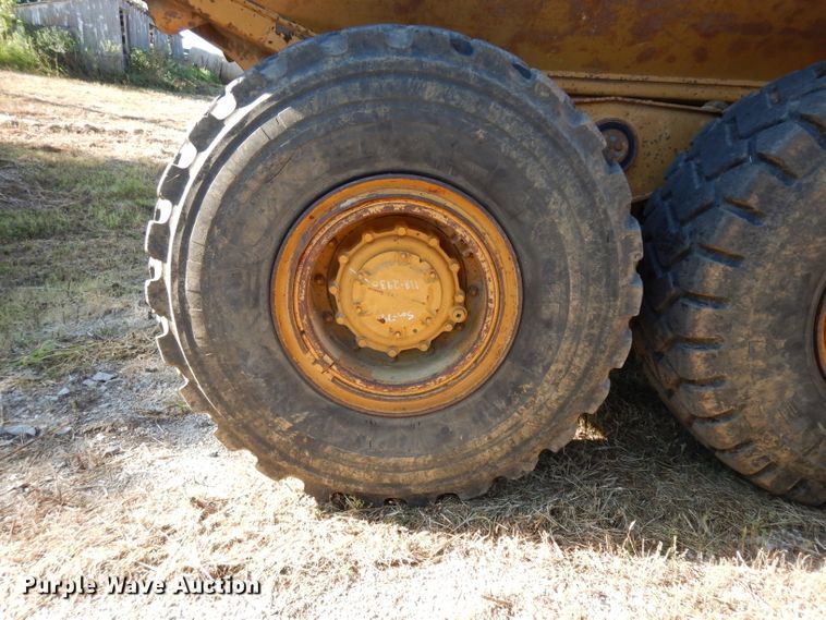 image for item DJ4422 1997 Caterpillar D250E  haul truck