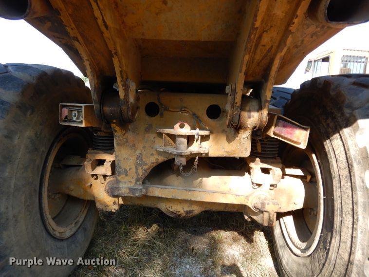 image for item DJ4422 1997 Caterpillar D250E  haul truck