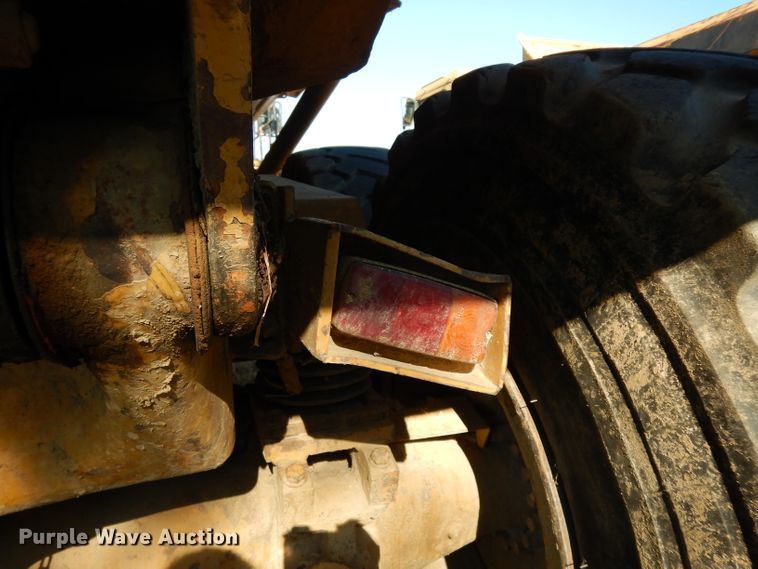 image for item DJ4422 1997 Caterpillar D250E  haul truck