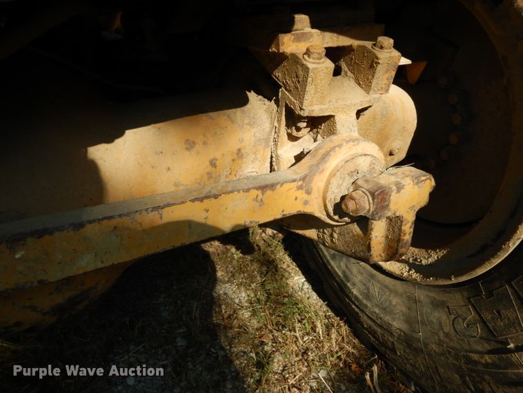 image for item DJ4422 1997 Caterpillar D250E  haul truck