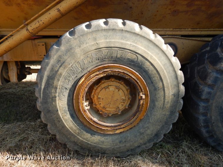 image for item DJ4422 1997 Caterpillar D250E  haul truck