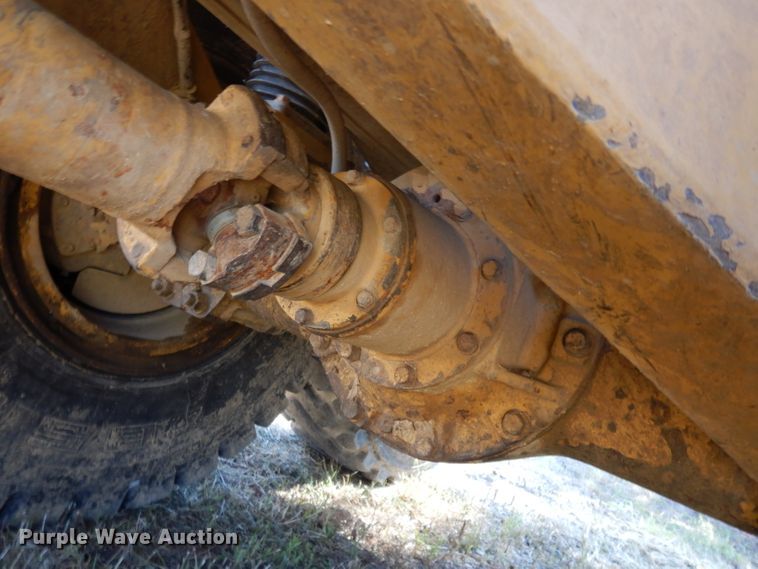 image for item DJ4422 1997 Caterpillar D250E  haul truck