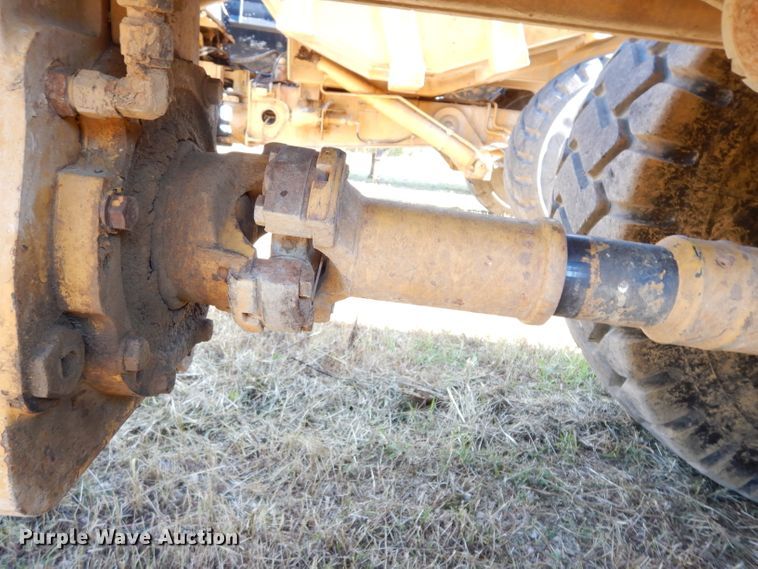 image for item DJ4422 1997 Caterpillar D250E  haul truck