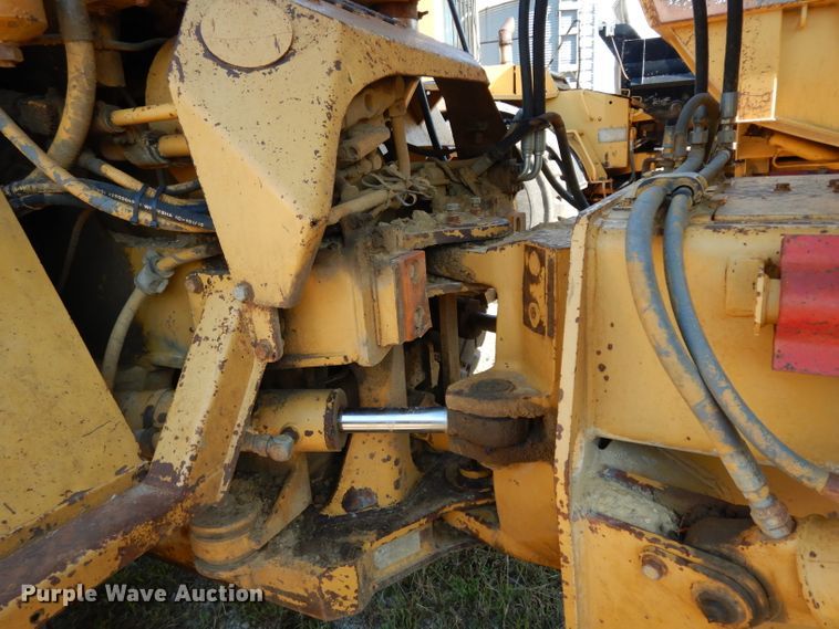 image for item DJ4422 1997 Caterpillar D250E  haul truck