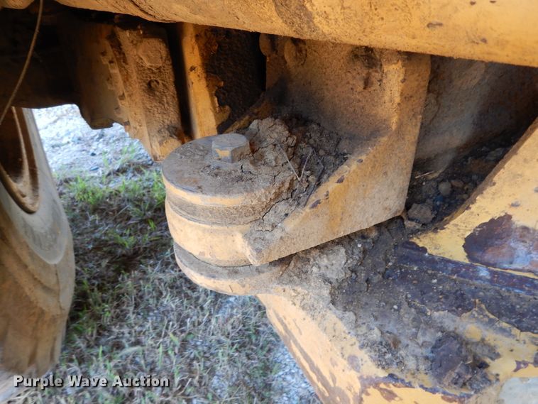 image for item DJ4422 1997 Caterpillar D250E  haul truck