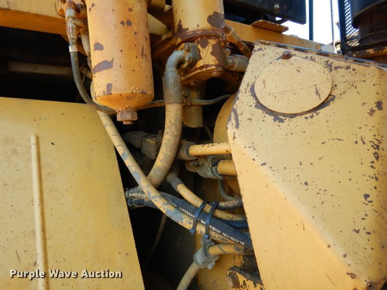 image for item DJ4422 1997 Caterpillar D250E  haul truck