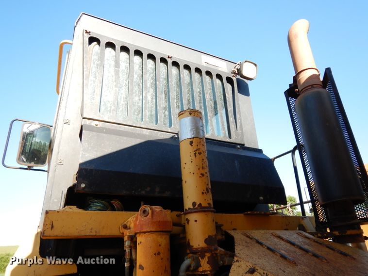 image for item DJ4422 1997 Caterpillar D250E  haul truck