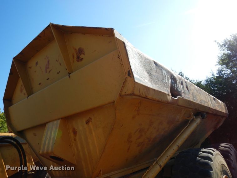 image for item DJ4422 1997 Caterpillar D250E  haul truck