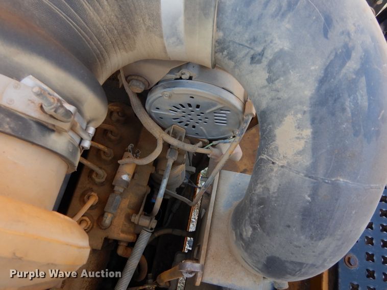 image for item DJ4422 1997 Caterpillar D250E  haul truck