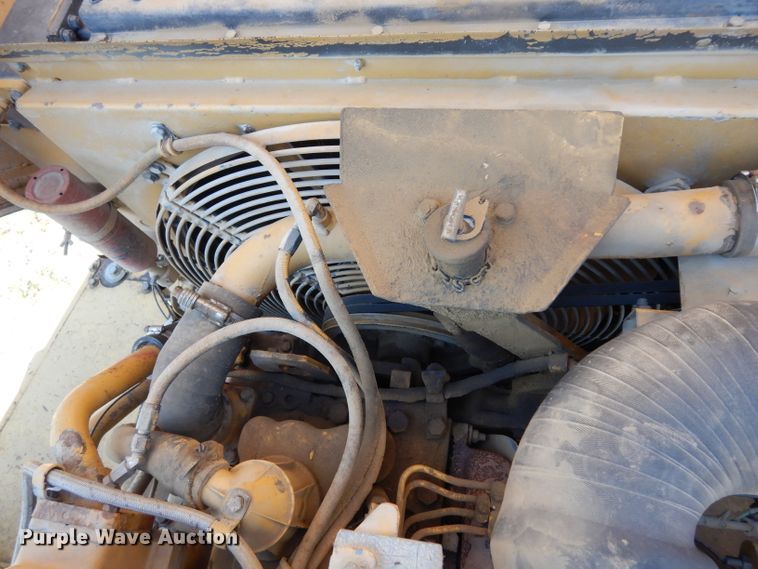 image for item DJ4422 1997 Caterpillar D250E  haul truck