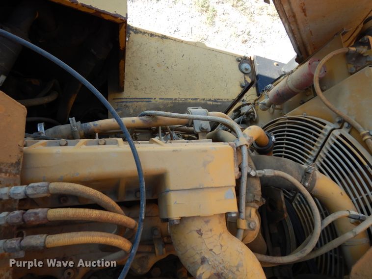 image for item DJ4422 1997 Caterpillar D250E  haul truck