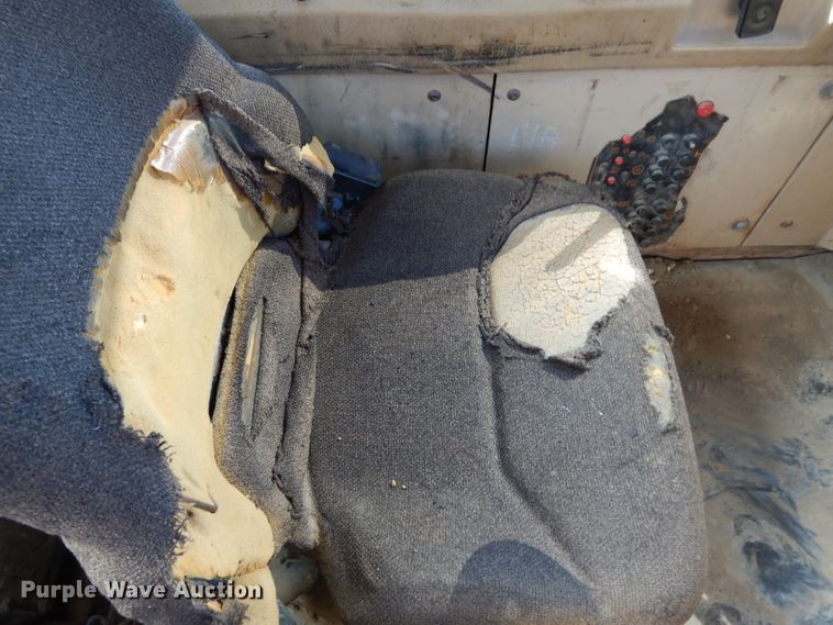 image for item DJ4422 1997 Caterpillar D250E  haul truck