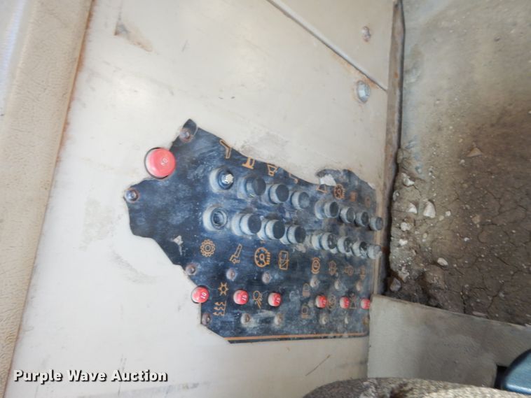 image for item DJ4422 1997 Caterpillar D250E  haul truck