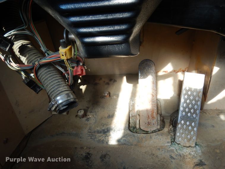 image for item DJ4422 1997 Caterpillar D250E  haul truck