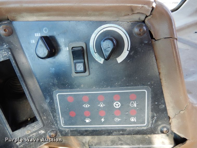 image for item DJ4422 1997 Caterpillar D250E  haul truck