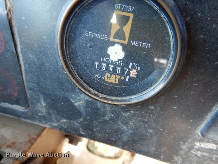 image for item DJ4422 1997 Caterpillar D250E  haul truck