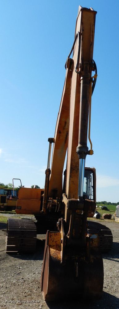 image for item DJ4424 1992 John Deere 690E LC  excavator