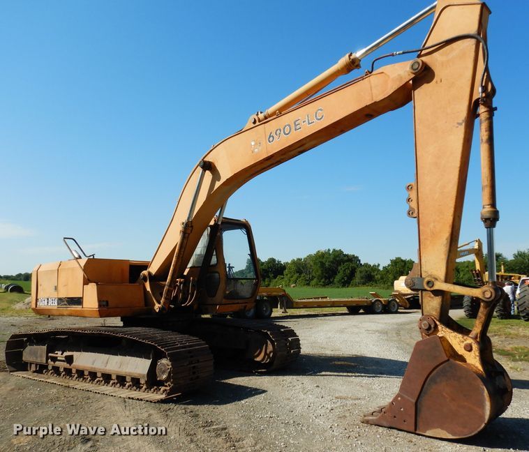 image for item DJ4424 1992 John Deere 690E LC  excavator